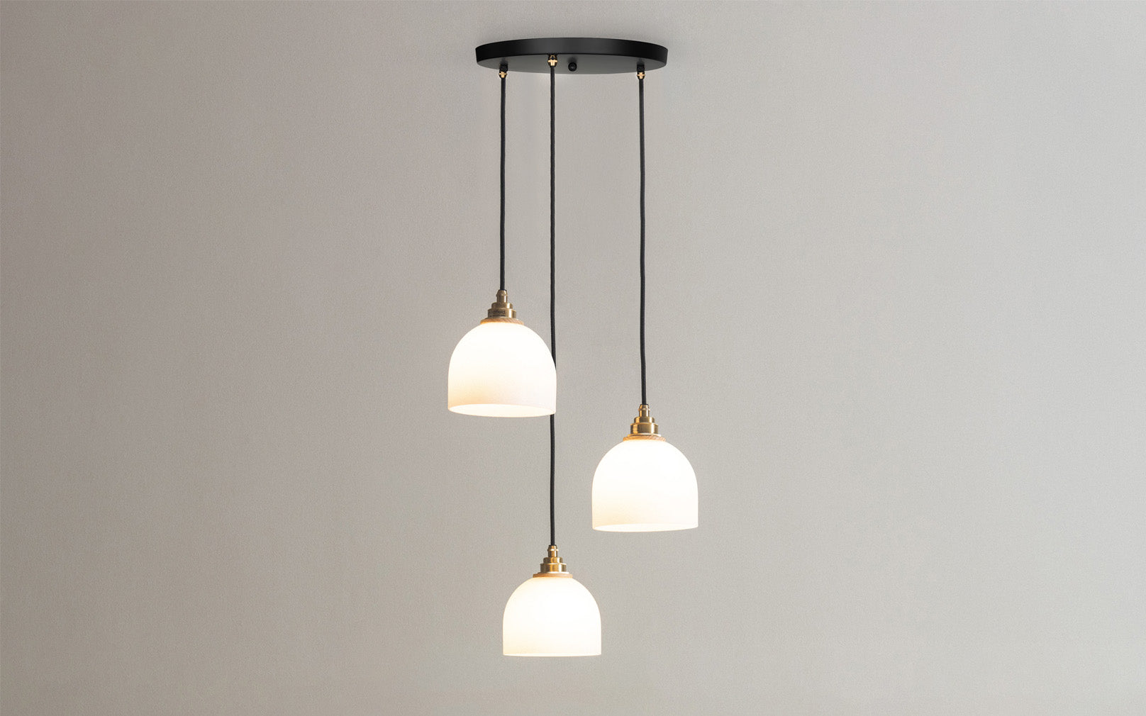 Oak / Black/Brass