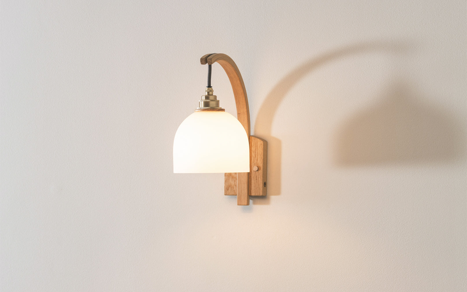 Oak / Hardwired