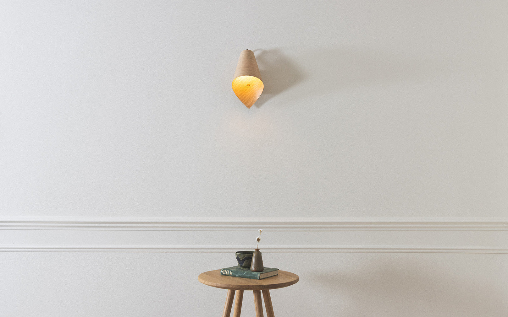 Keel Wall Light