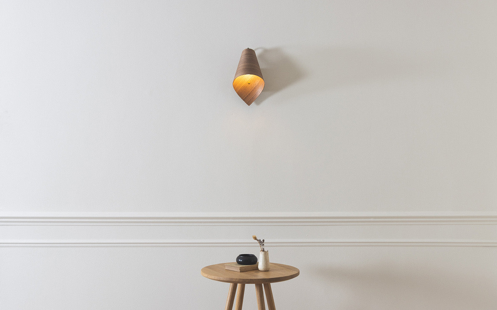 Keel Wall Light