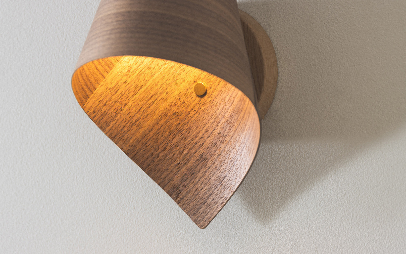 Keel Wall Light