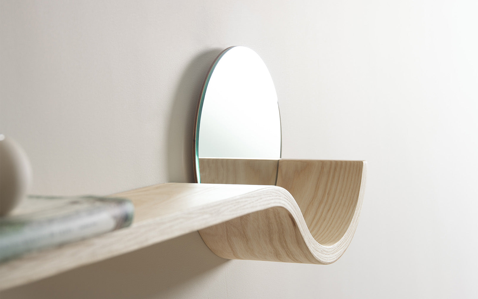 Esun Shelf with Mirror