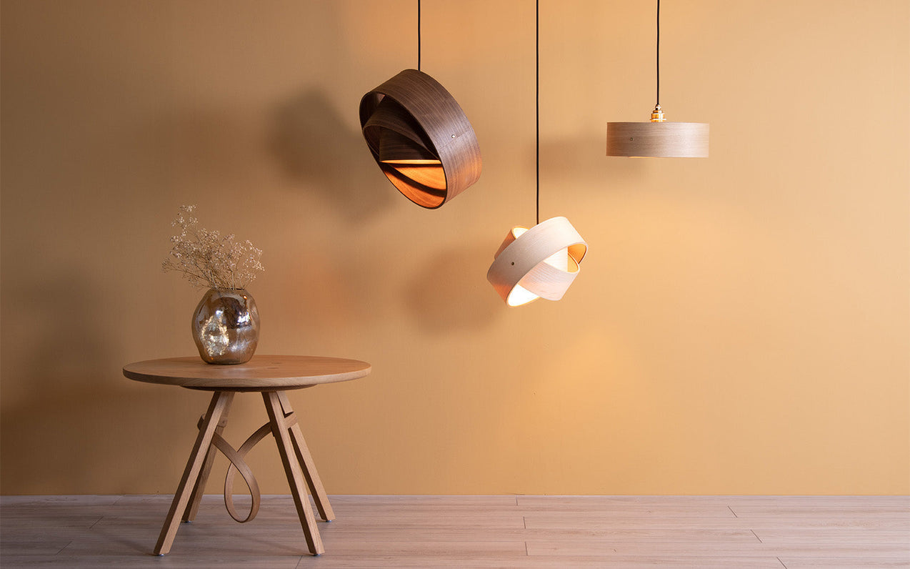 Colour Theory: Decorating Schemes with Strong Colours