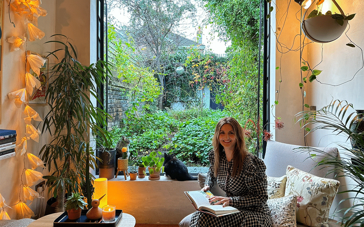 Ten with Tom: Mona Fox