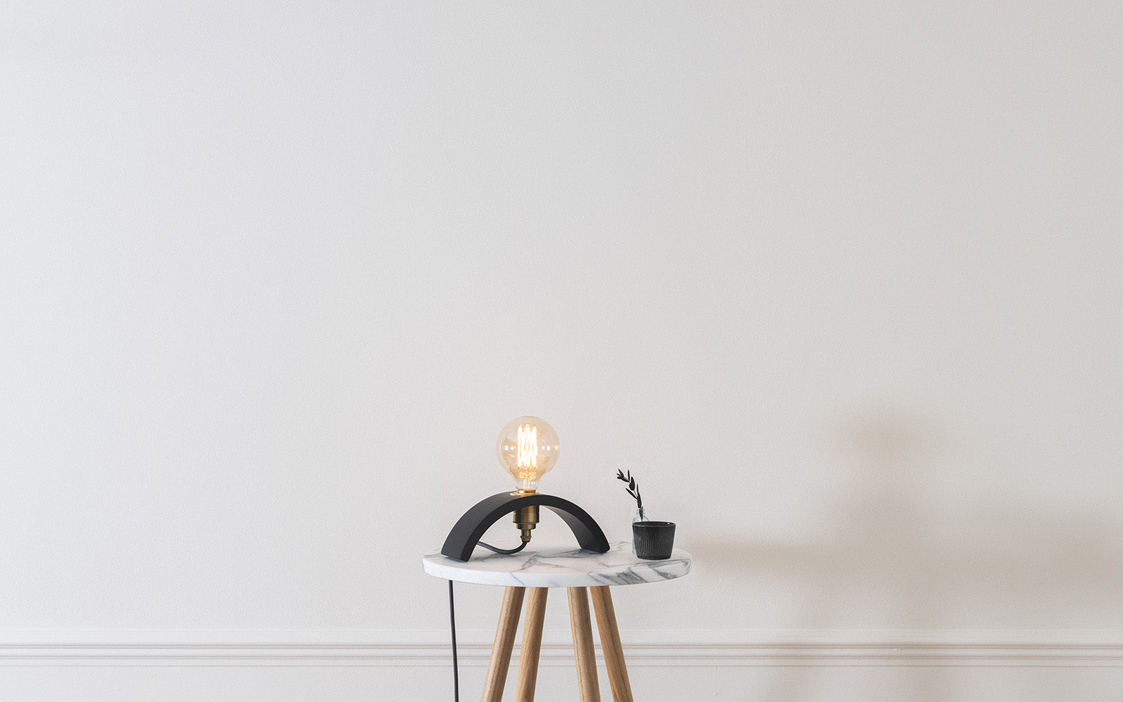 Tom Raffield Archer Noctis Archer Table Light | Tom Raffield