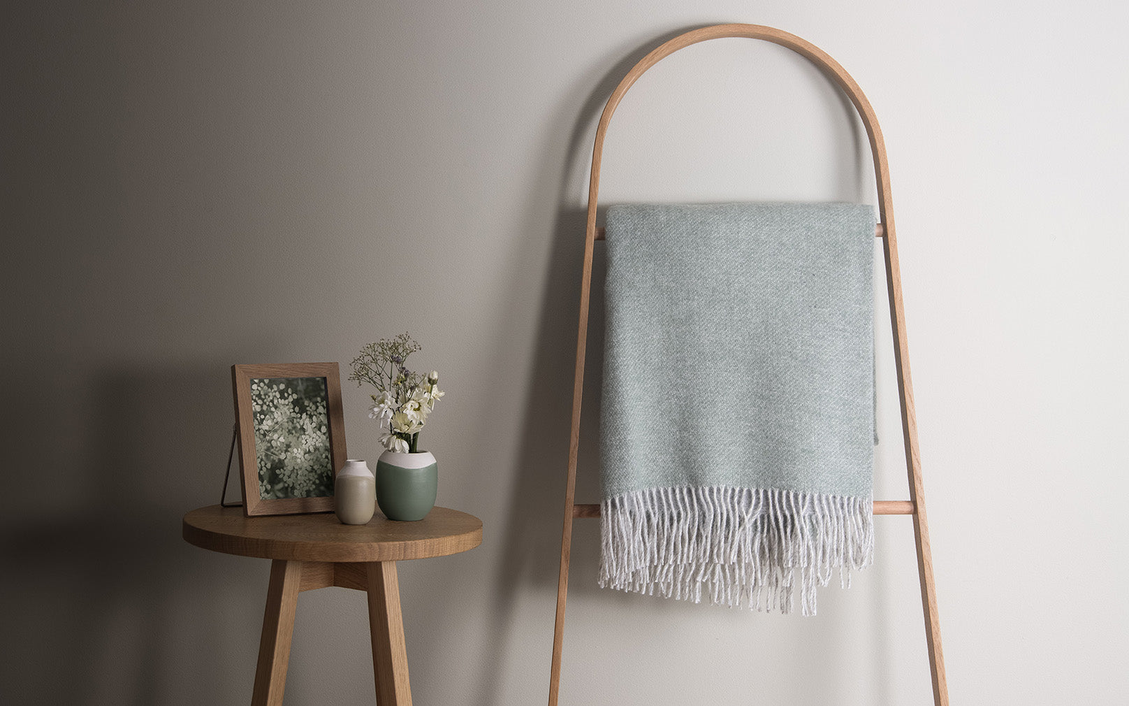 Verso Table Light, Throw & Candle Gift Bundle