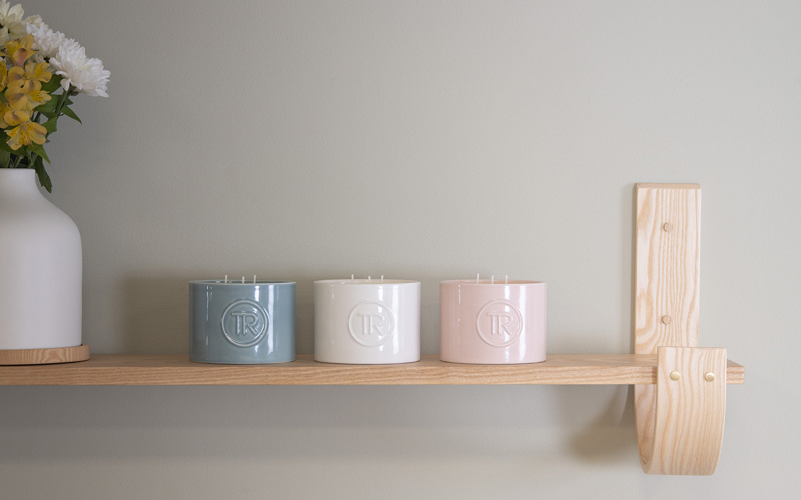 Verso Table Light, Throw & Candle Gift Bundle