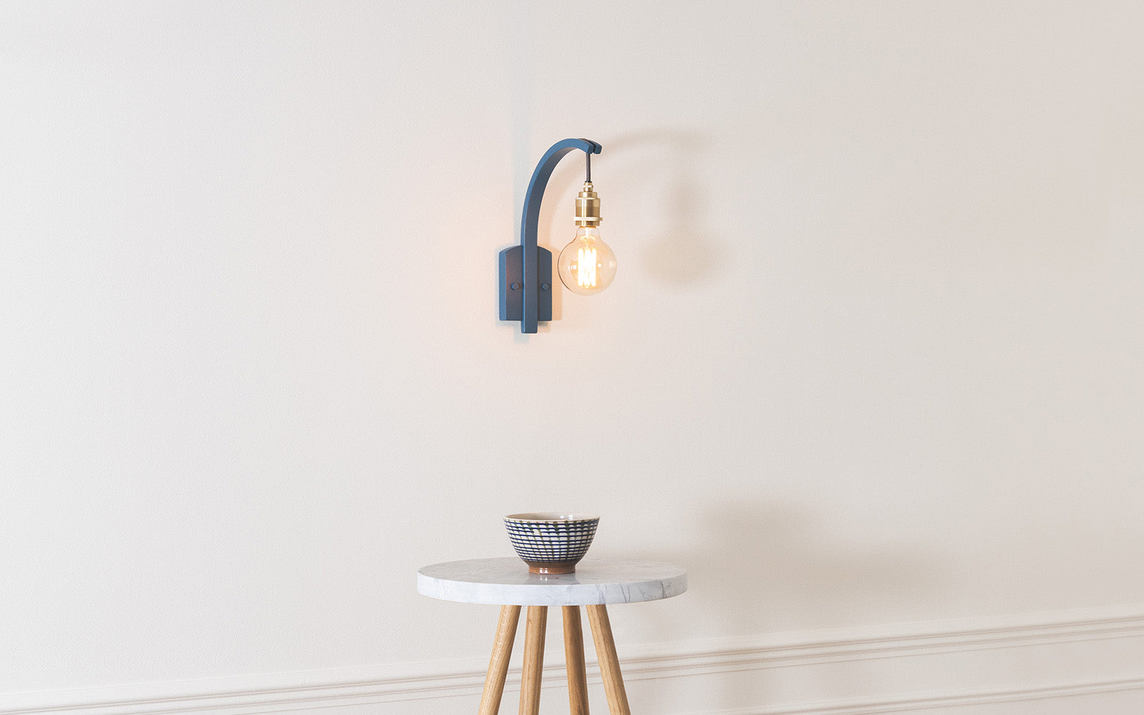 Cove Hanter Wall Light
