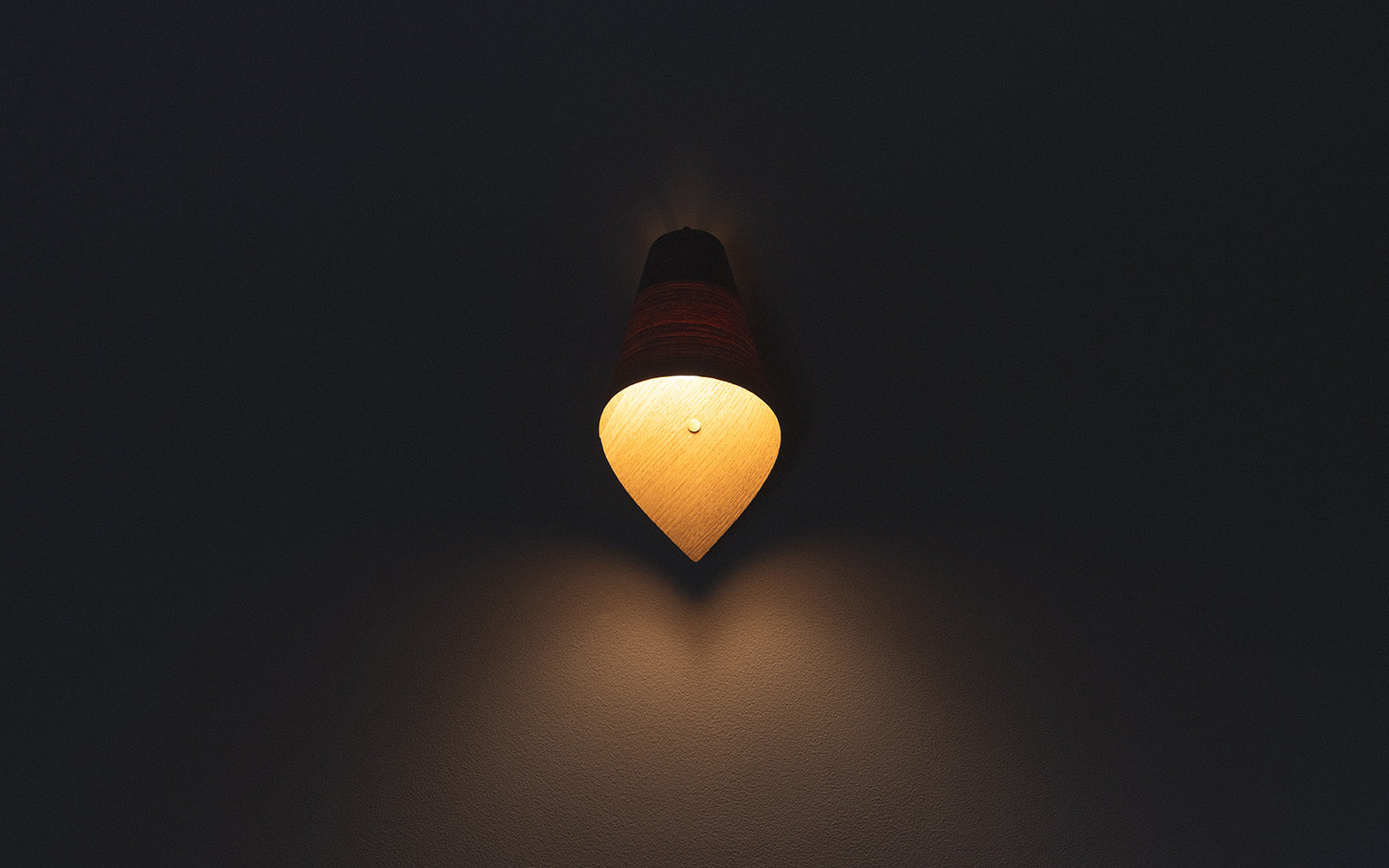 Keel Wall Light
