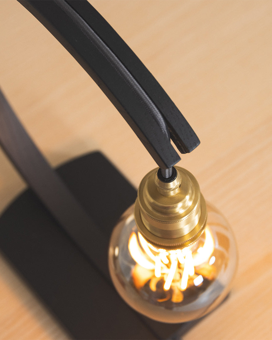 Noctis Hanter Table Light