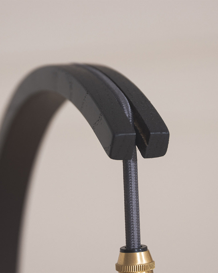Noctis Hanter Table Light