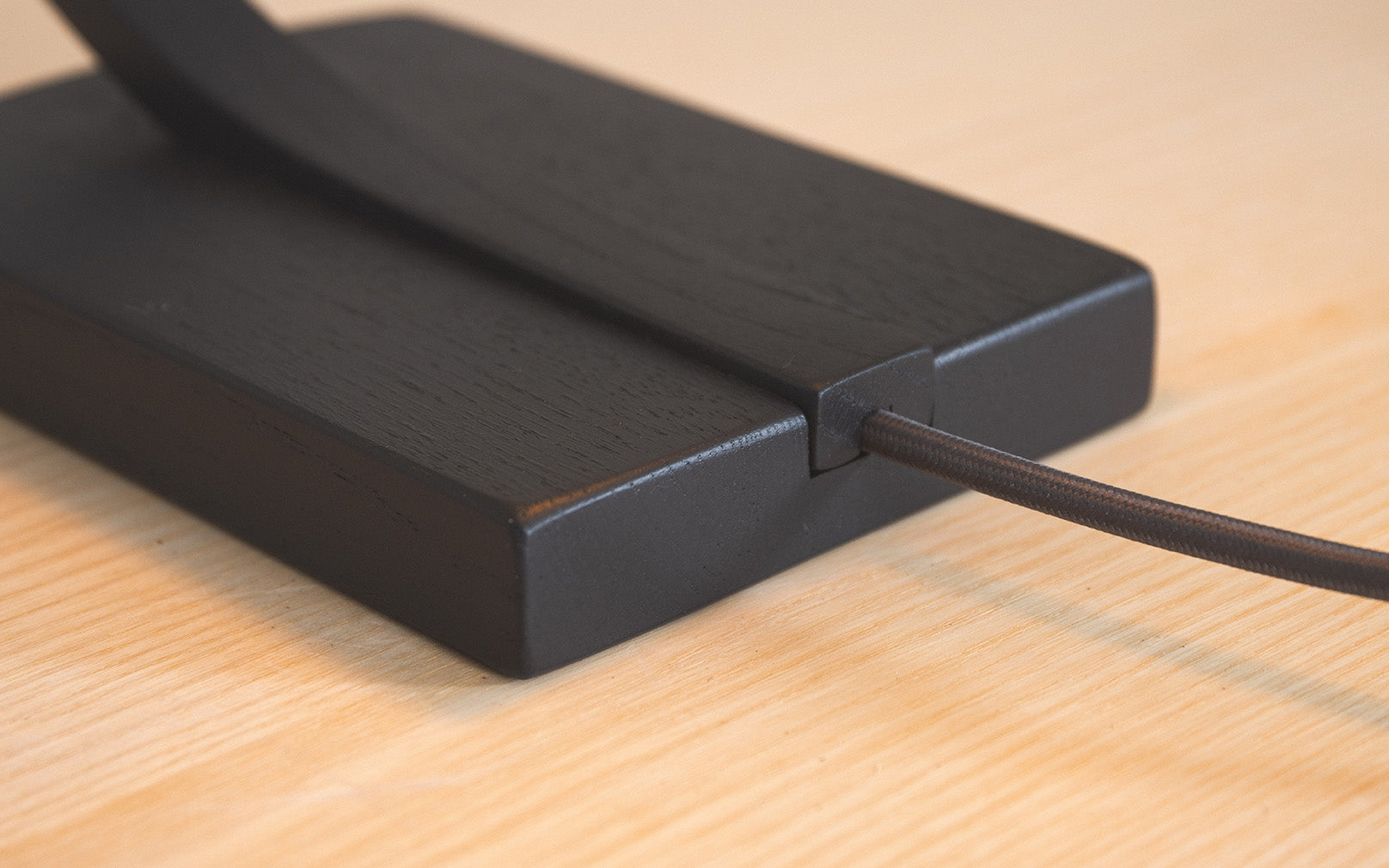 Noctis Hanter Table Light