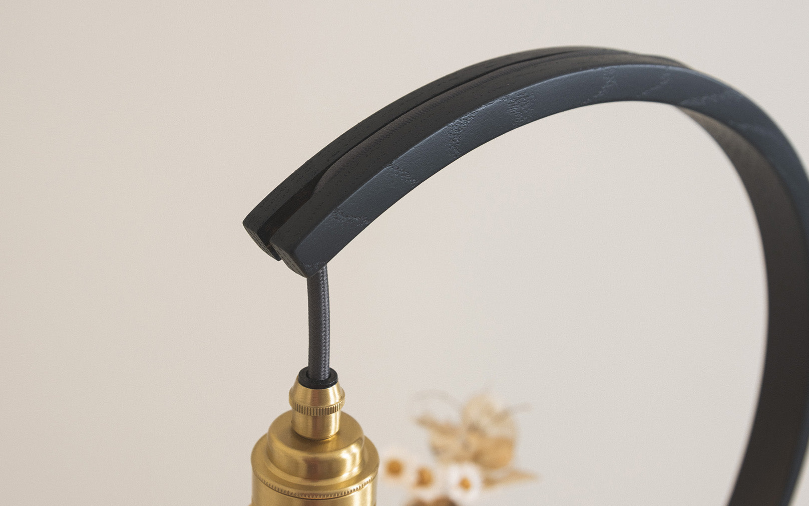 Noctis Hanter Table Light
