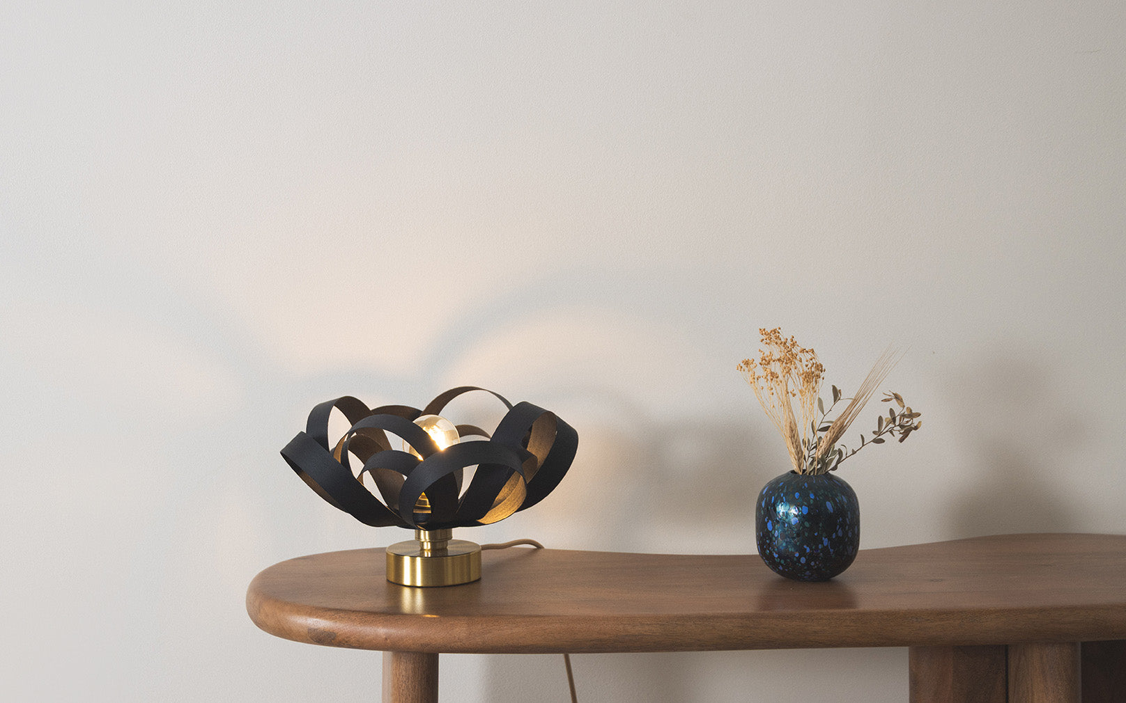 Noctis Skipper Table Light