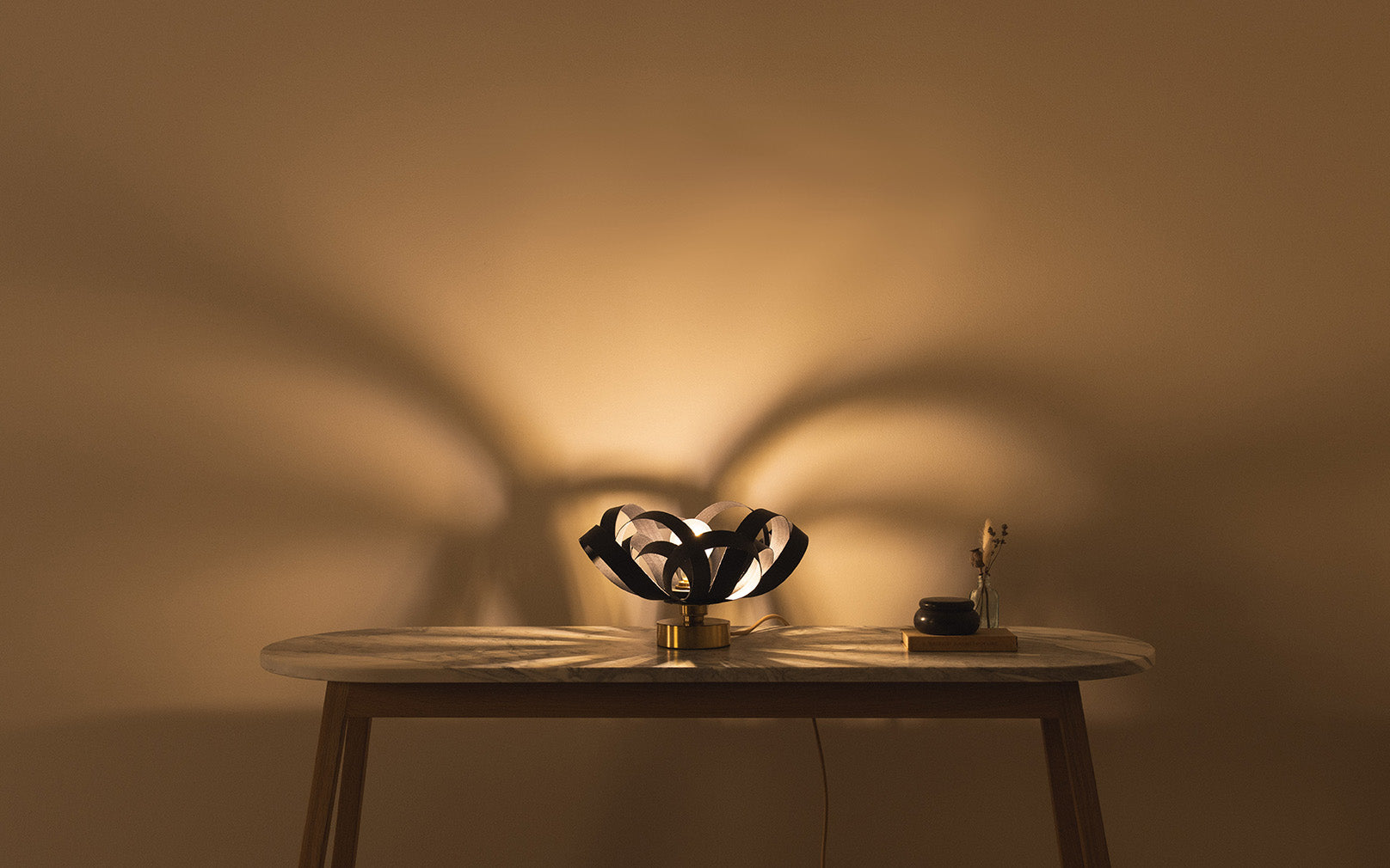 Noctis Skipper Table Light