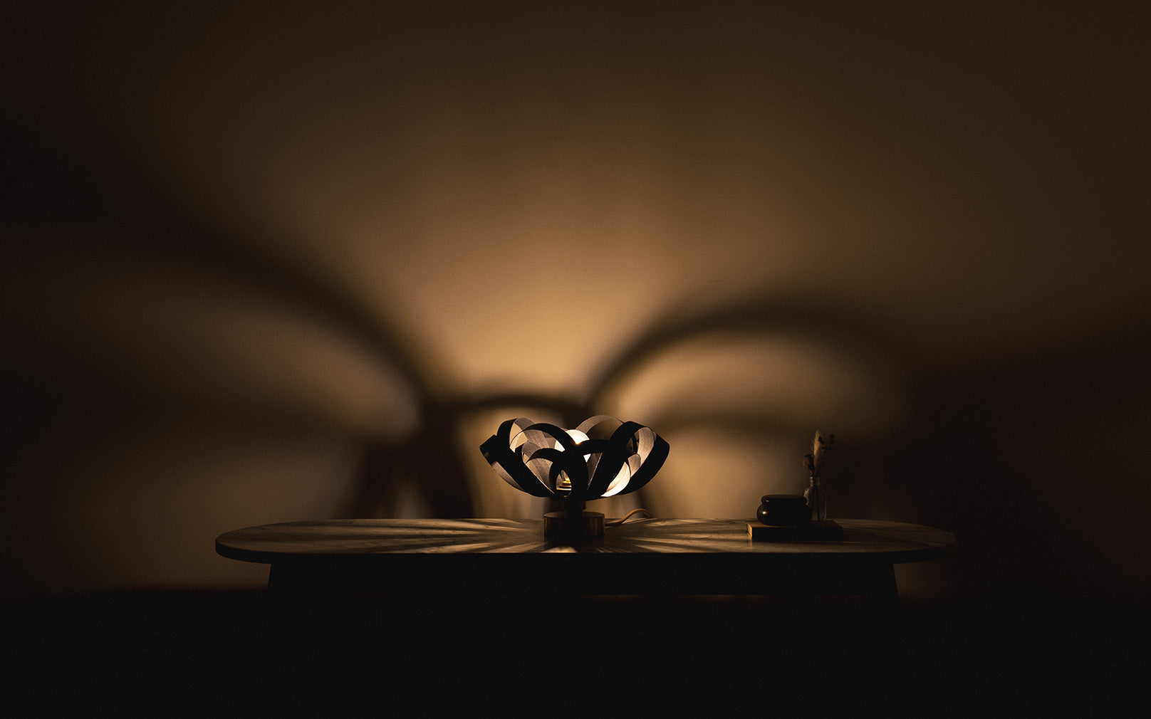Noctis Skipper Table Light