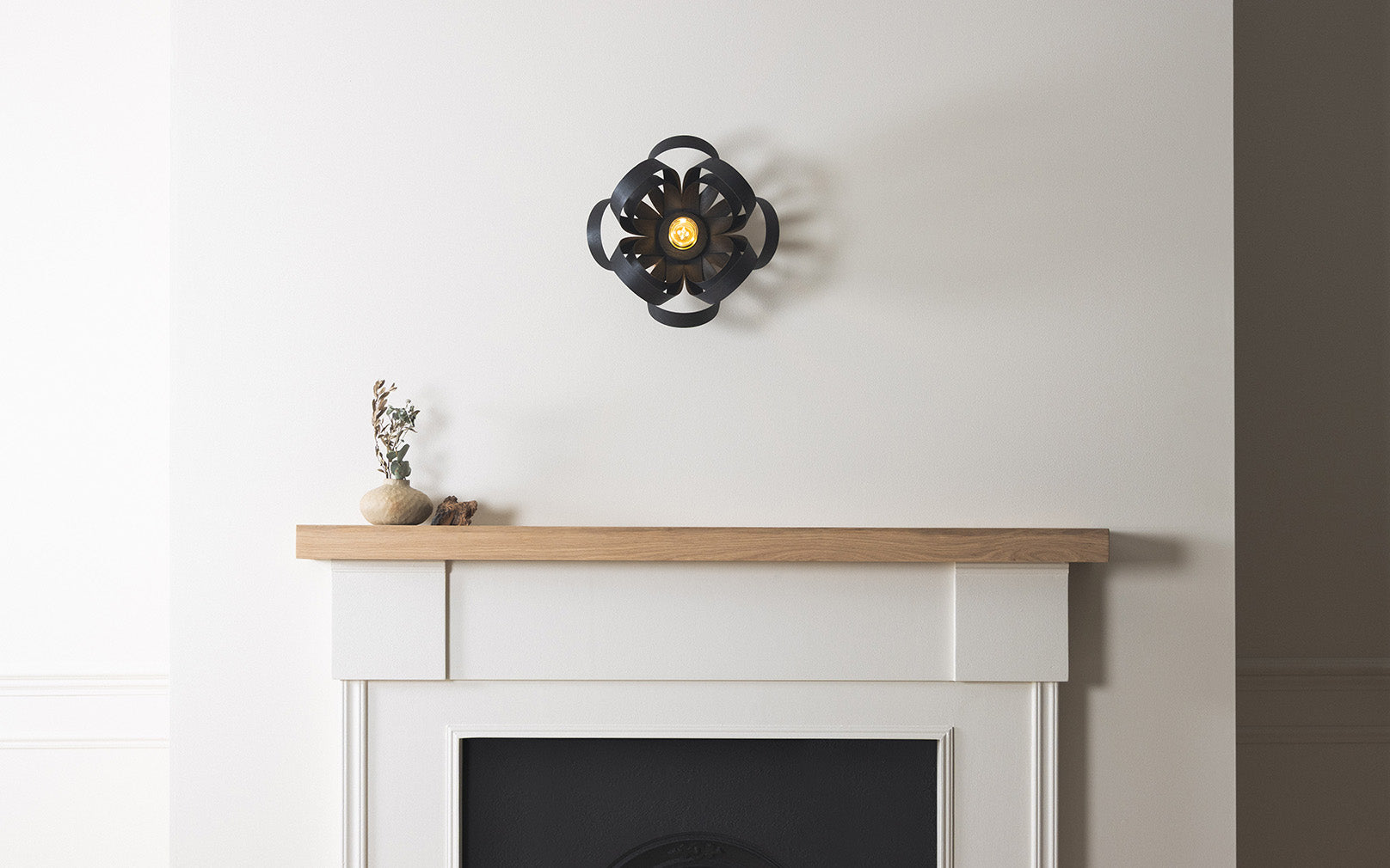 Noctis Skipper Wireless Wall Light