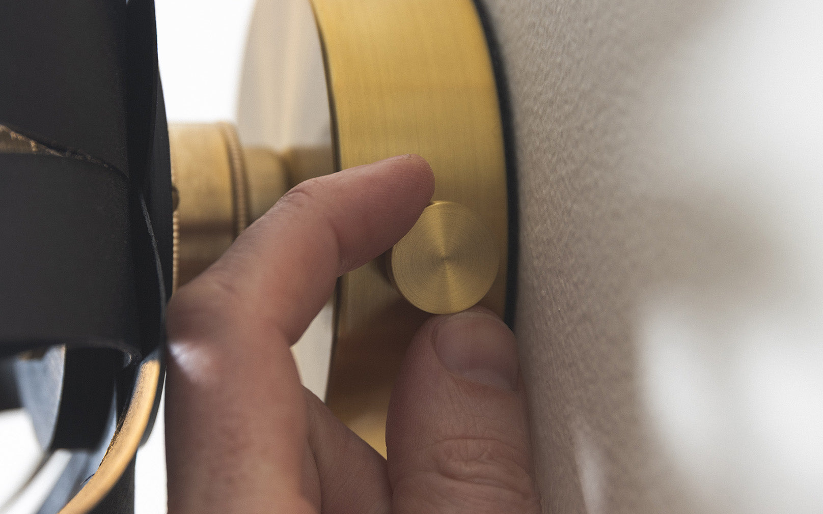 Noctis Skipper Wireless Wall Light