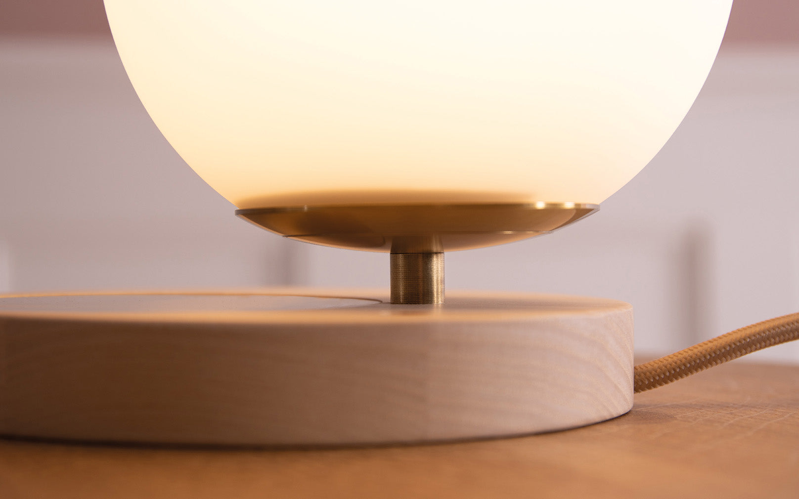SECONDS - Raya Table Light