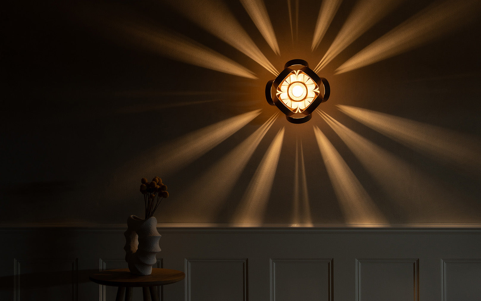 Skipper Wireless Wall Light