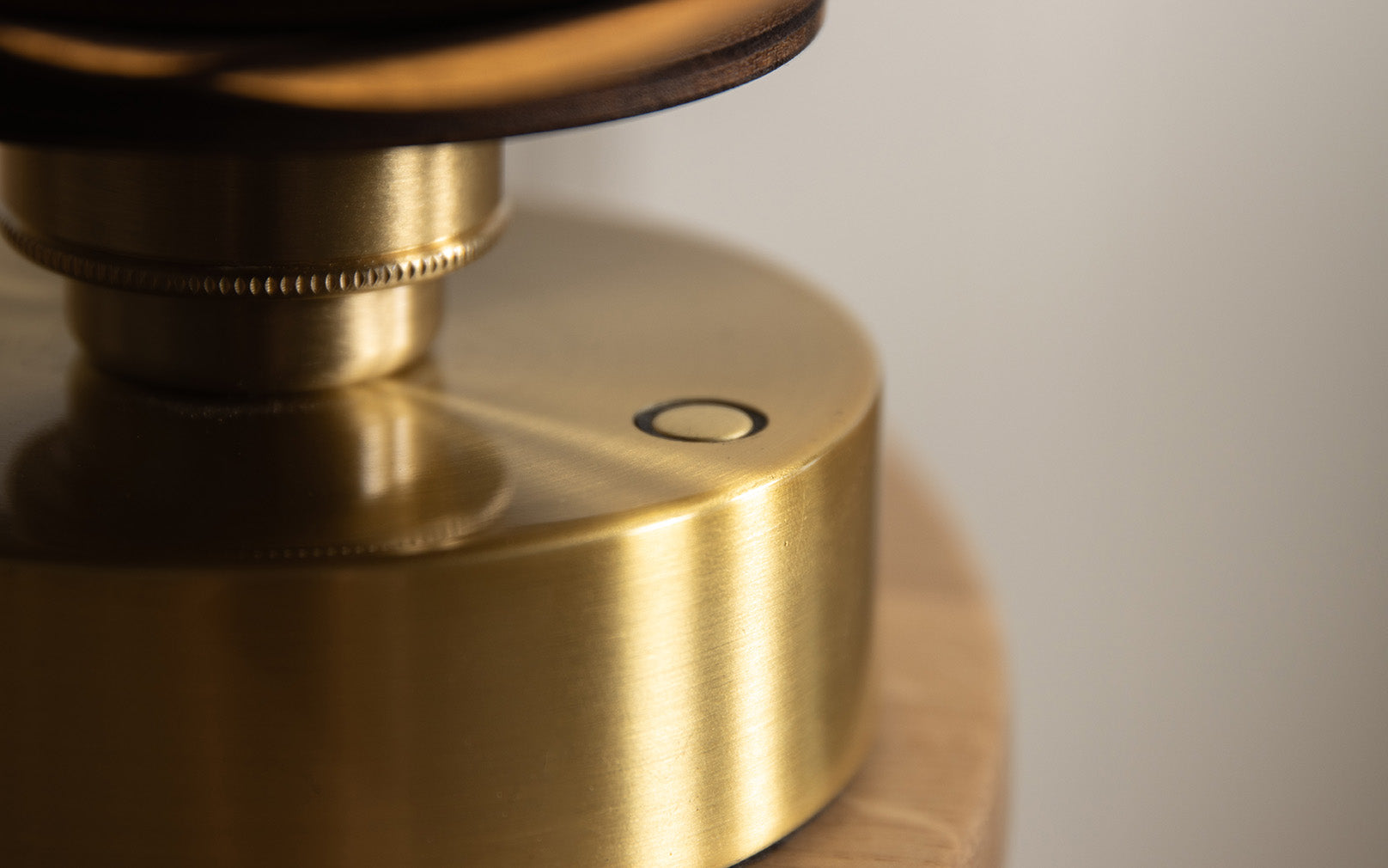 Verso Portable Table Light