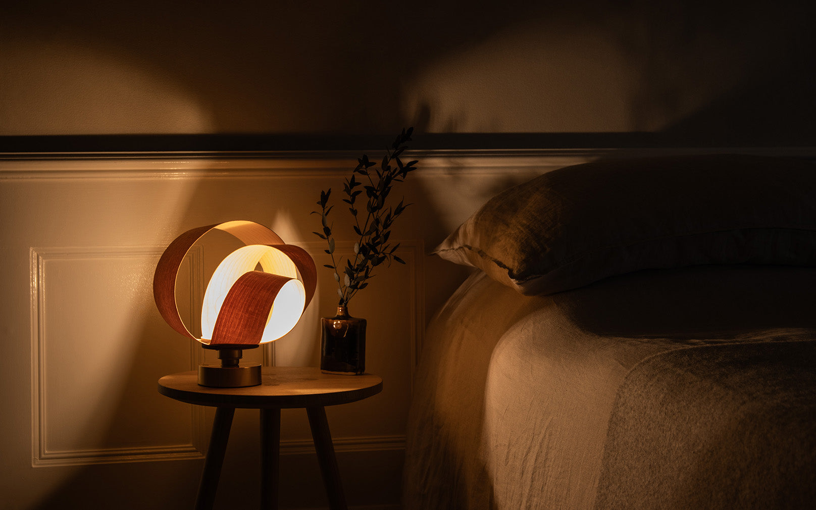 Verso Portable Table Light