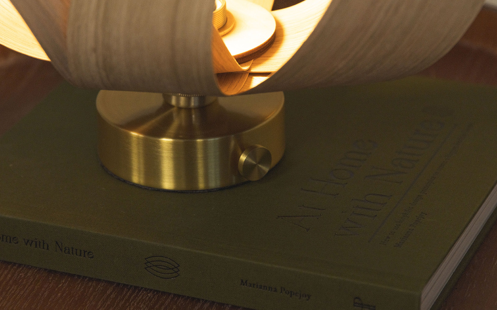 Verso Portable Table Light