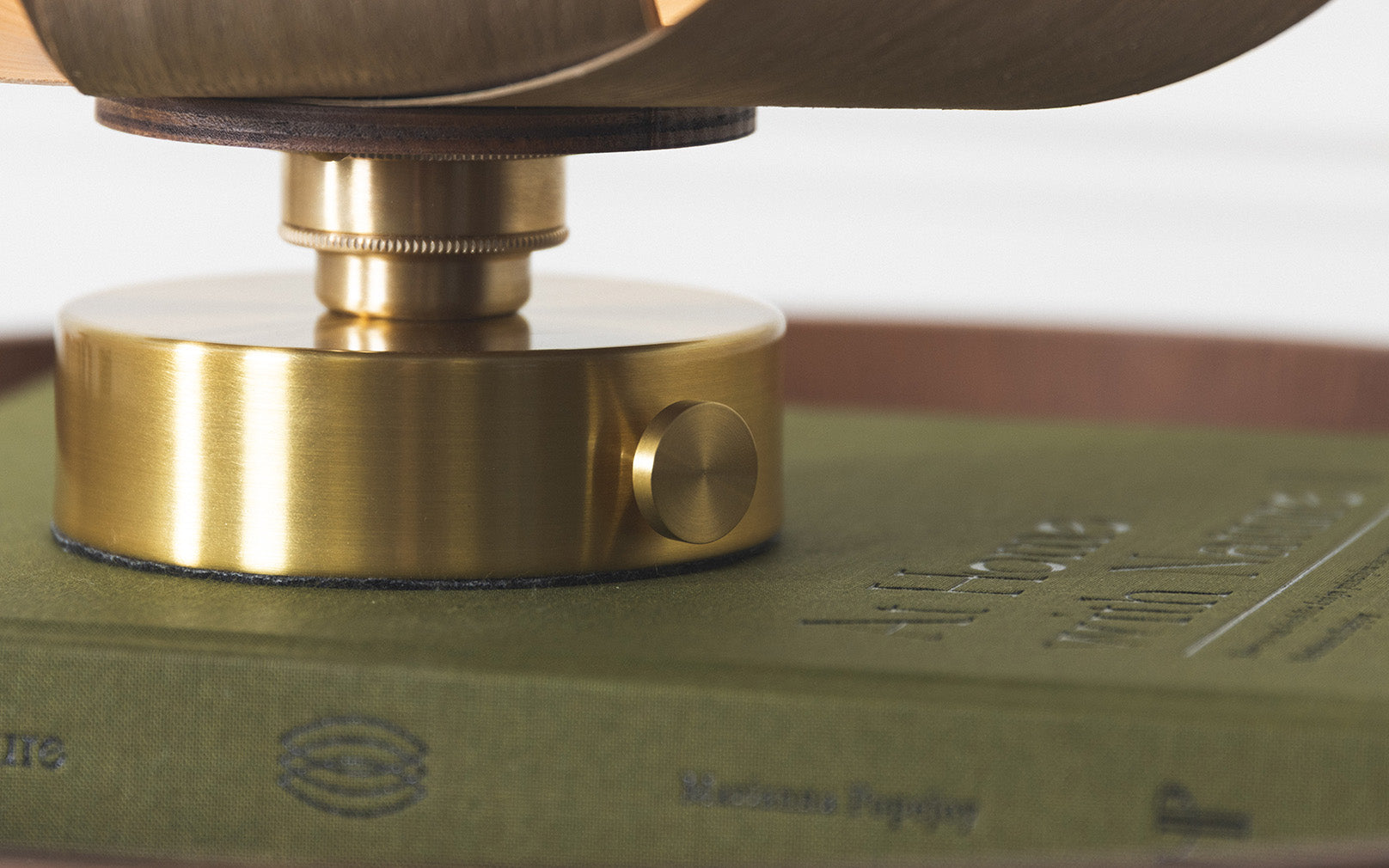 Verso Portable Table Light