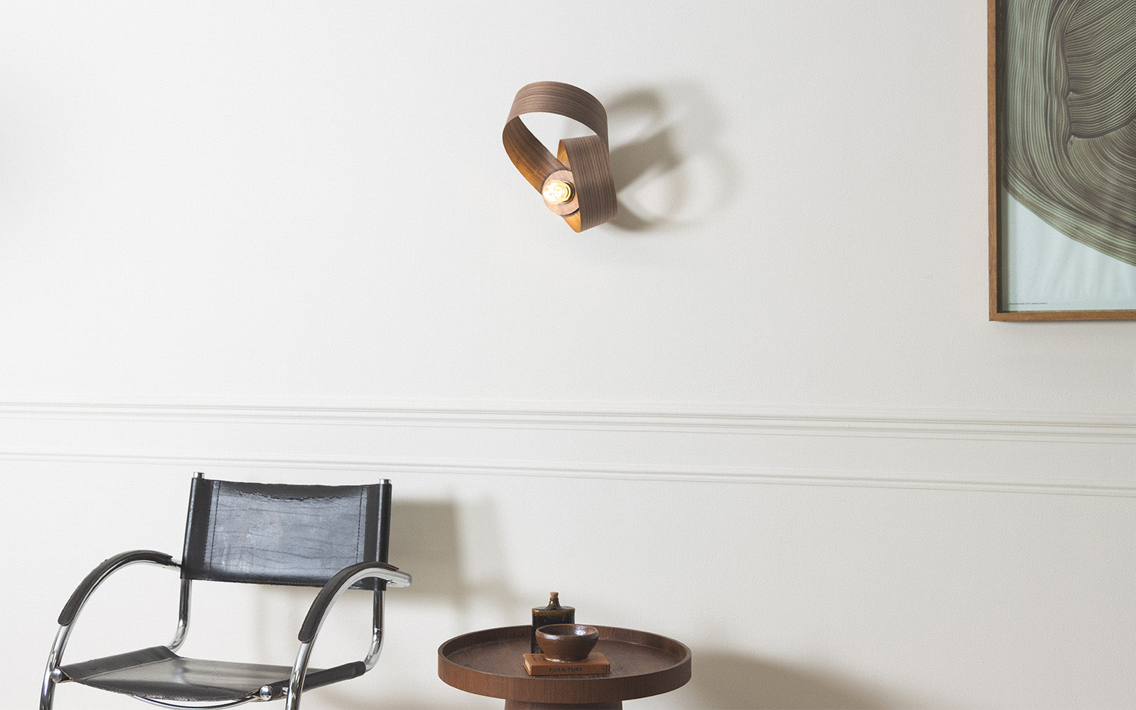 Verso Wireless Wall Light
