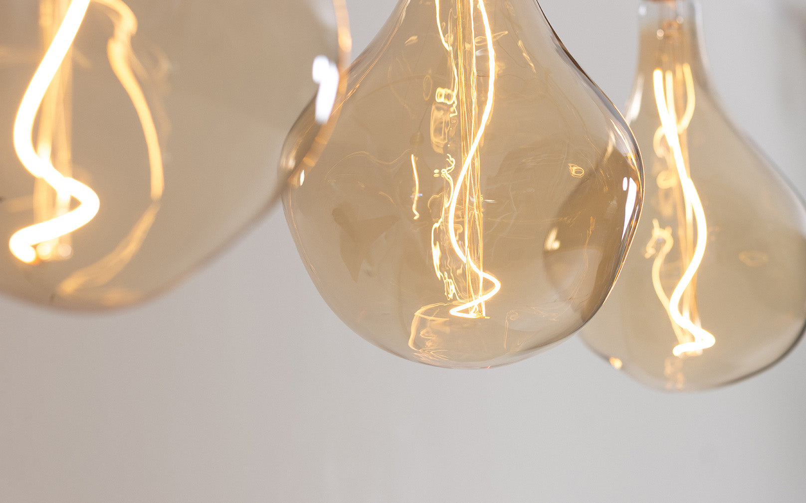 Voronoi II - Linear Trio Light