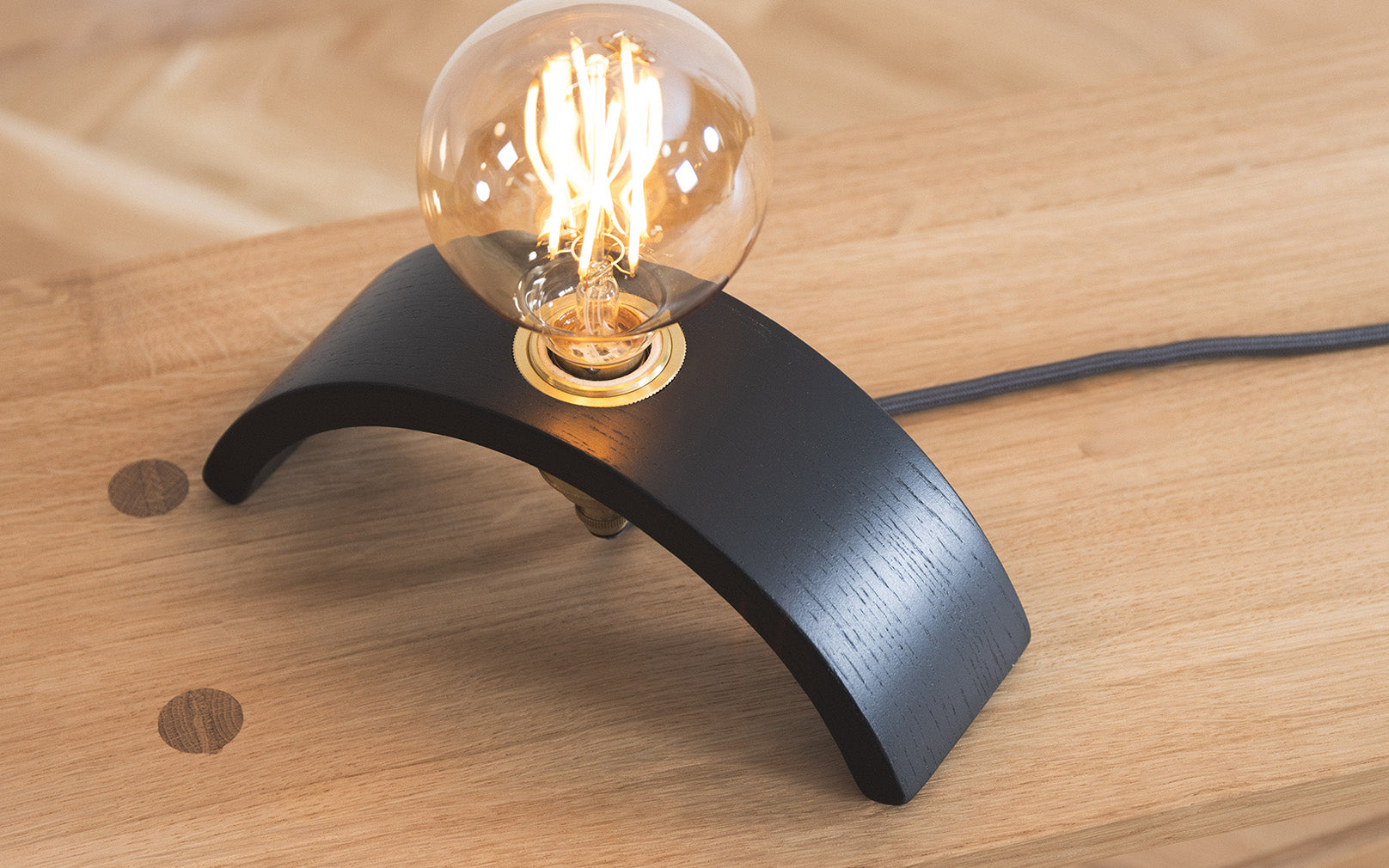 Noctis Archer Table Light
