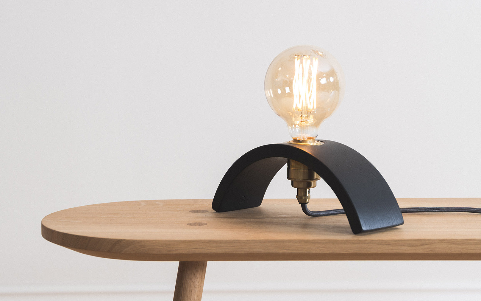 Tom Raffield Archer Noctis Archer Table Light | Tom Raffield