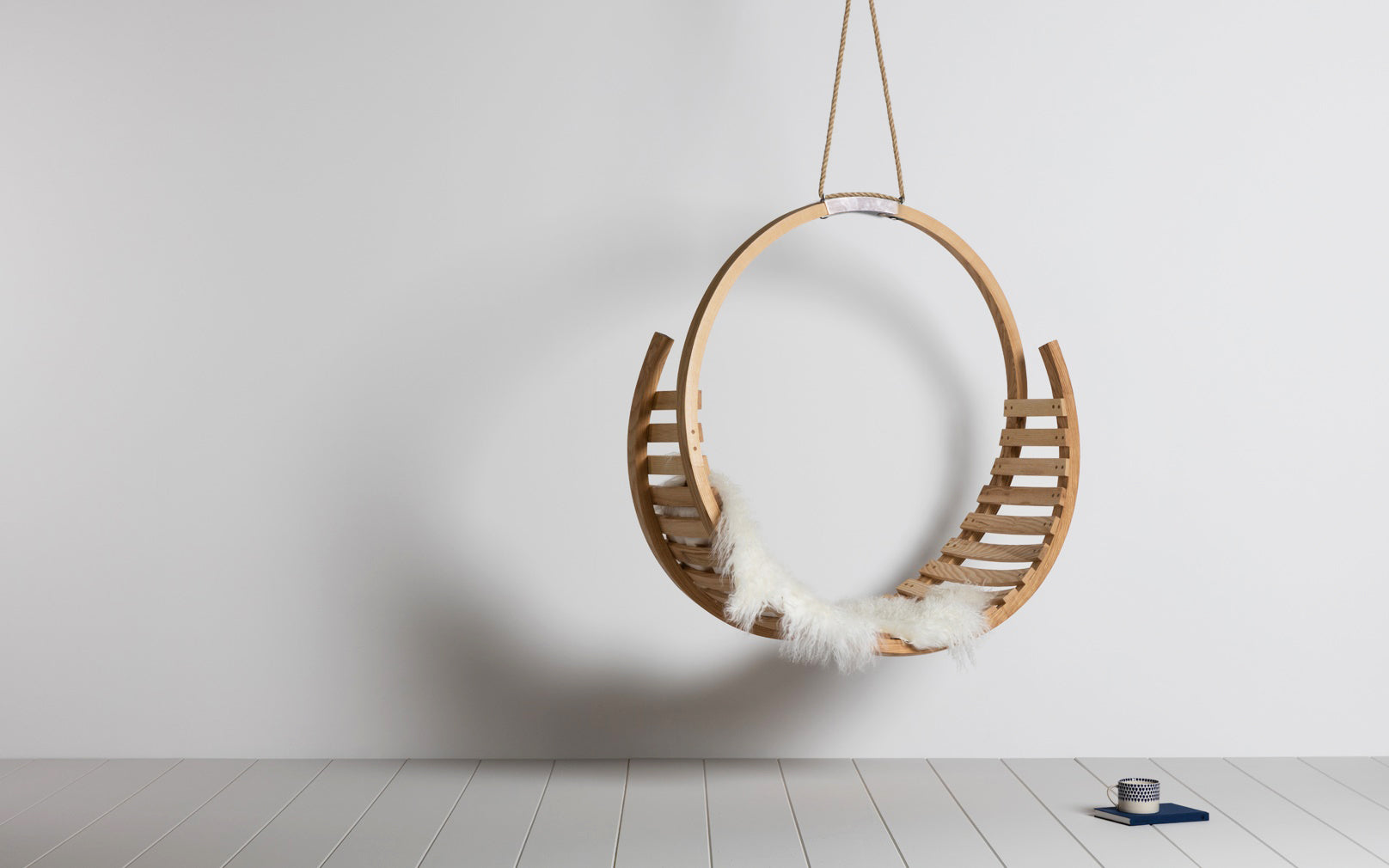 Amble Hanging Seat | Tom Raffield