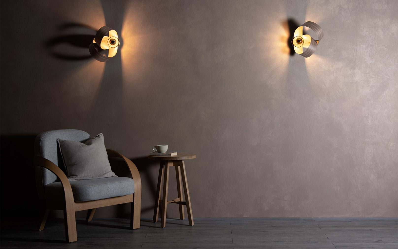 Verso Wall Light