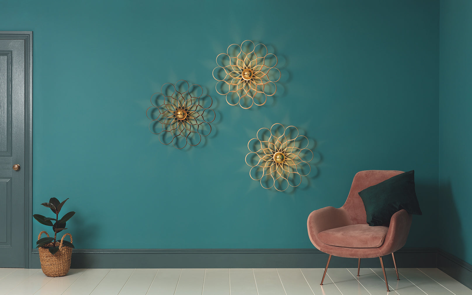 Arame Wall Light