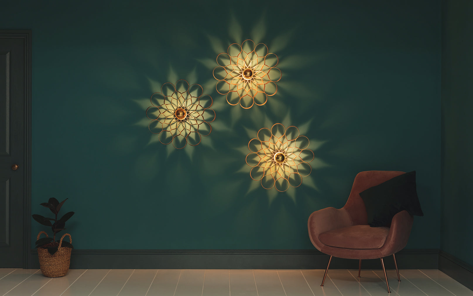 Arame Wall Light