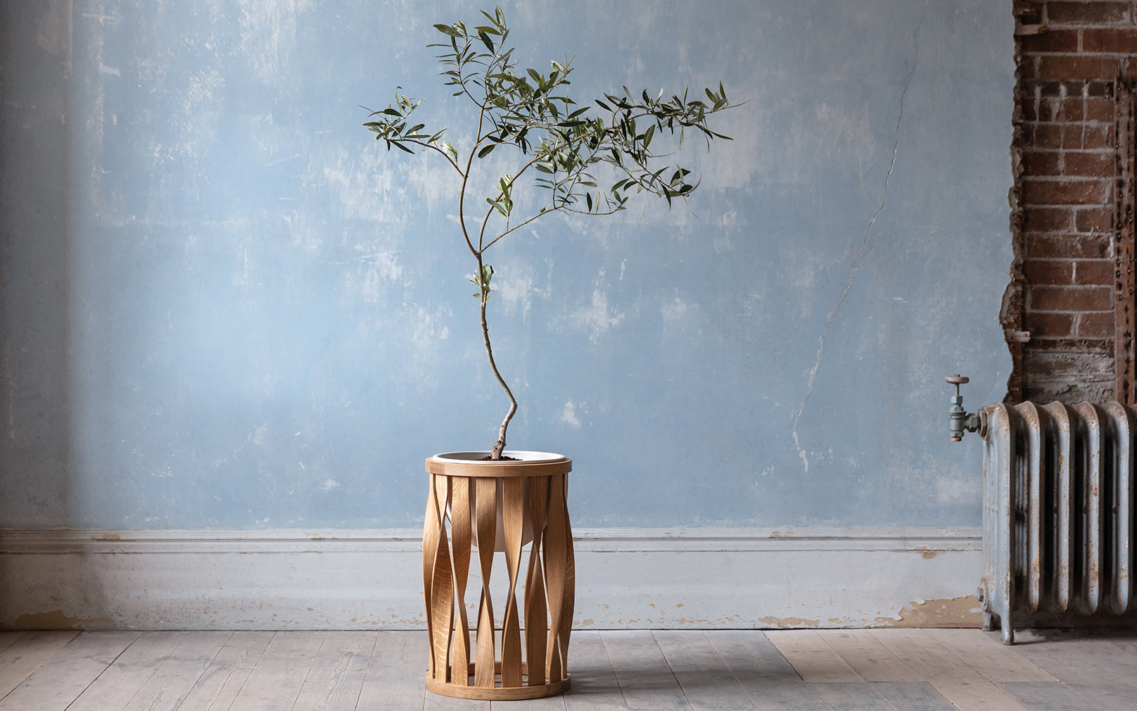 Merryn Floor Standing Planter
